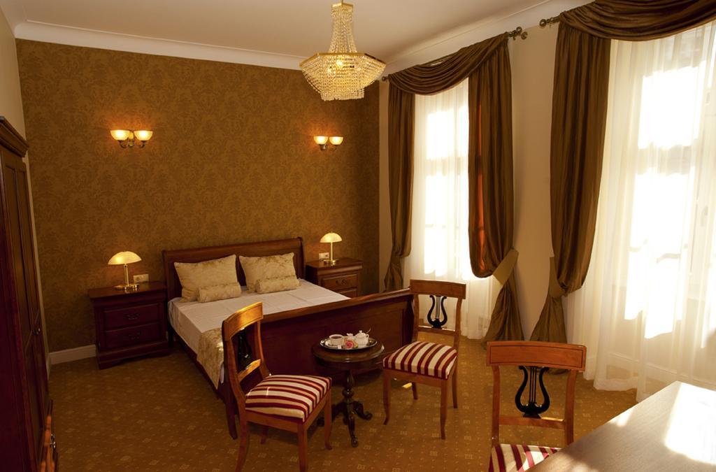 Hotel Kolegiacki Poznan Ngoại thất bức ảnh