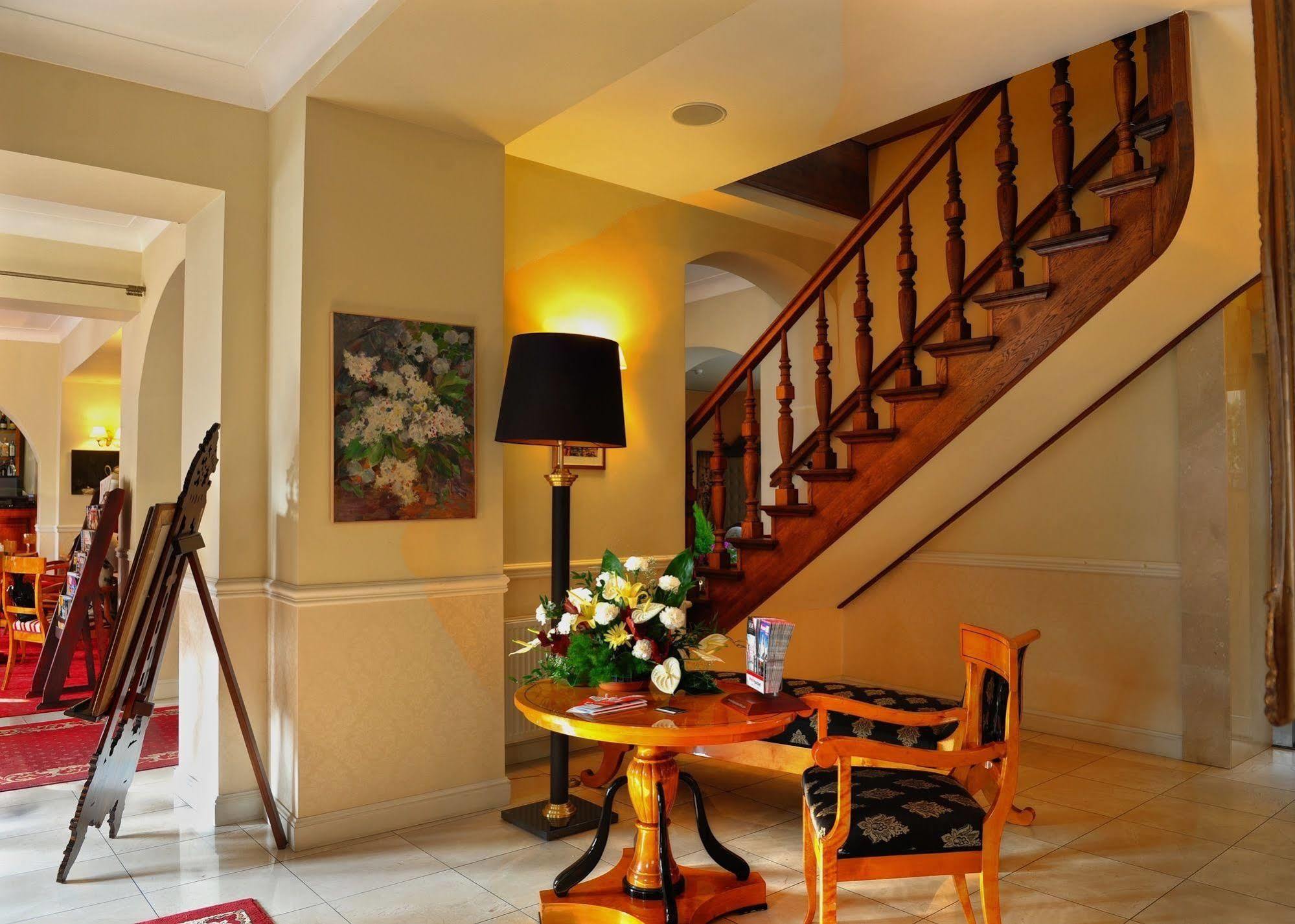 Hotel Kolegiacki Poznan Ngoại thất bức ảnh