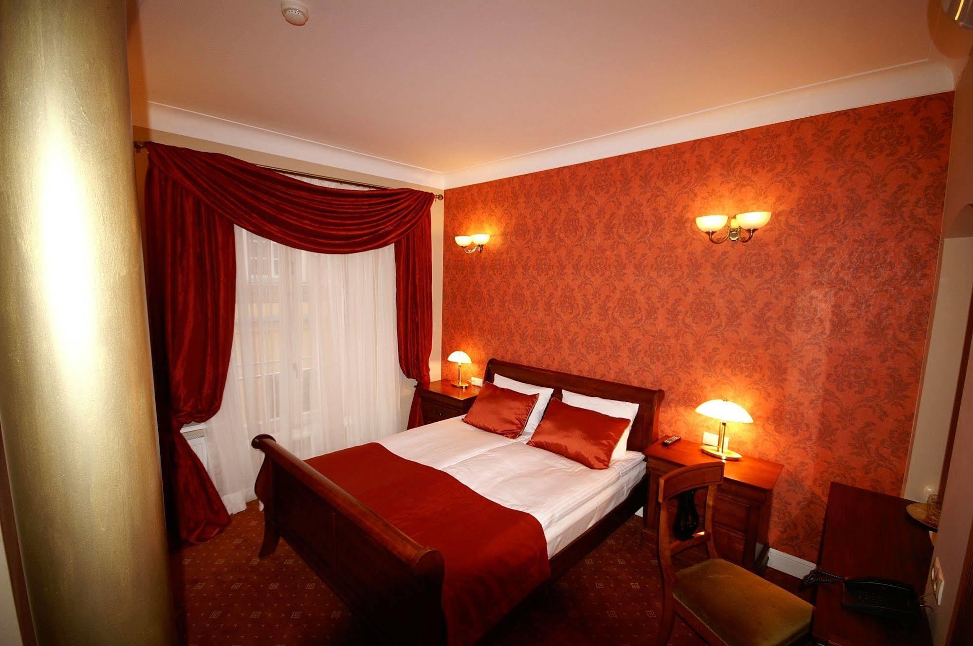 Hotel Kolegiacki Poznan Ngoại thất bức ảnh
